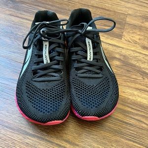 Like new Altra tennis shoes!
